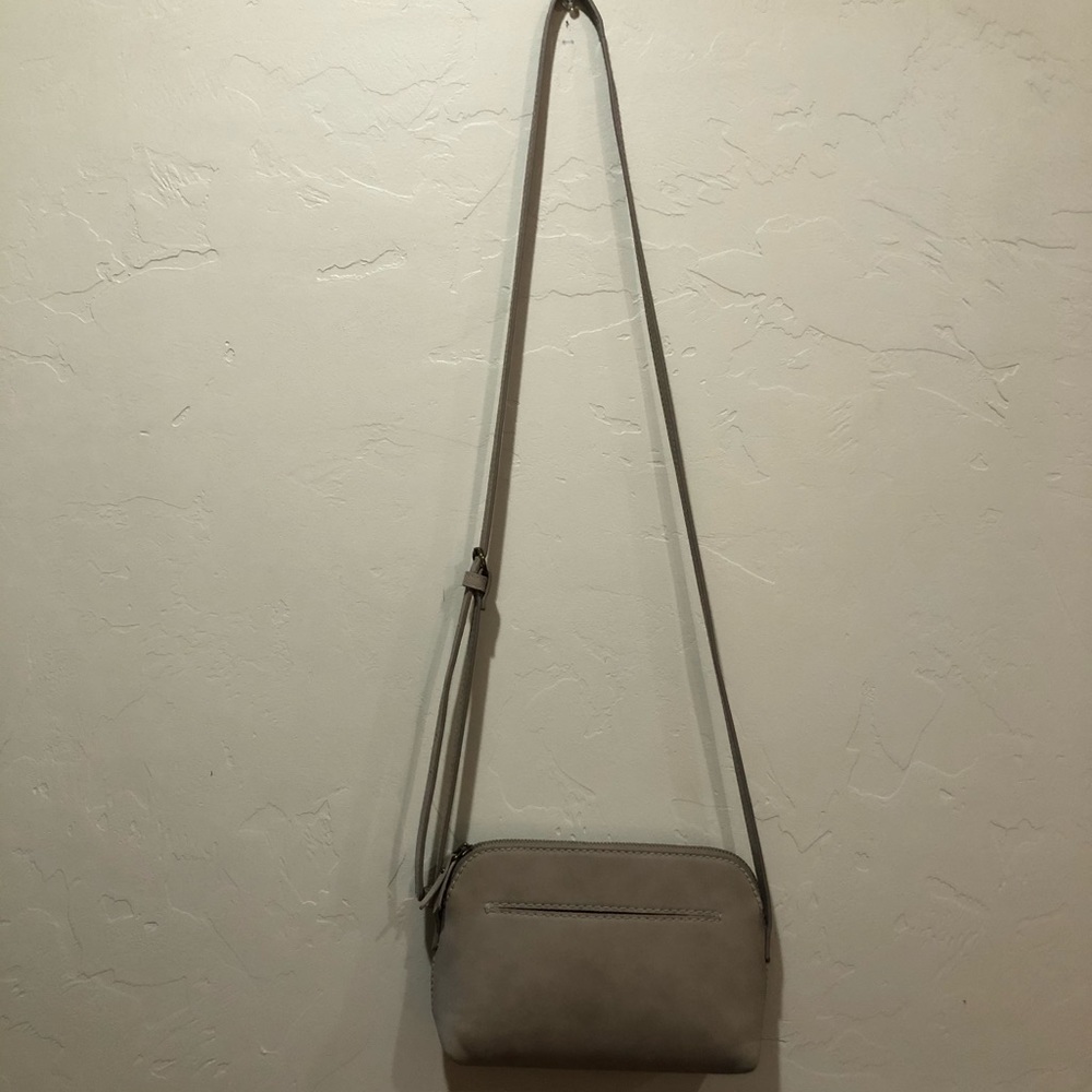 Small Tan hand bag🌿